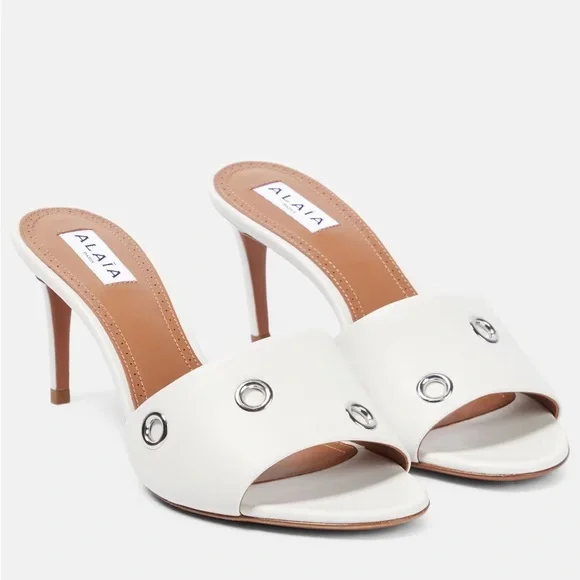 アライア サンダル Oeillets embellished leather Alaïa Oeillets Embellished Leather Sandals In Black | ModeSens
